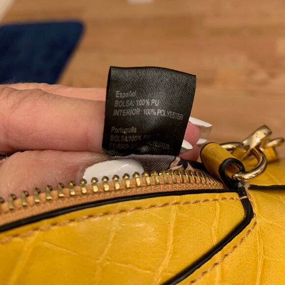 NWOT Ring-handled, Crossbody Small Dome Satchel - Picture 10 of 13